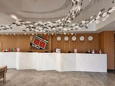 Аренда отелей и хостелов: Современный 4 звездочный апарт отель Raduga West Стильное стеклянное — 3