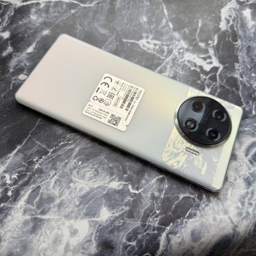 Tecno: Tecno Spark 20 Pro, Б/у, 256 ГБ, цвет - Белый, 1 SIM, 2 SIM, eSIM — 4