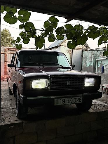 VAZ (LADA): VAZ 2107 sedan - Kuzov: 4 qapılı sedan, tünd qırmızı/bordo rəng. - — 1