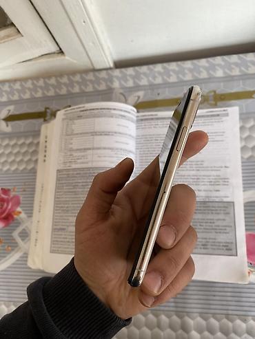 Apple iPhone: IPhone Xs, Gümüşü, Face ID — 7