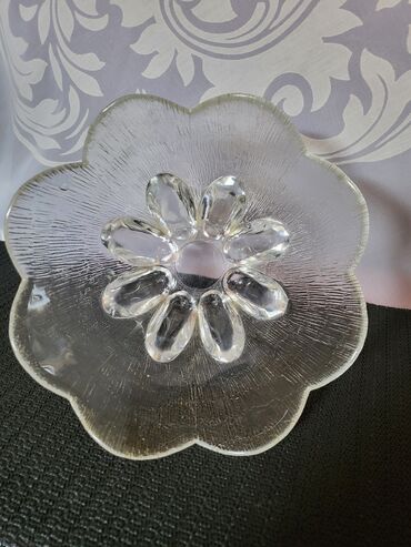 Činije: Cinija nemacka usnama duvano staklo iz 70ih.god. Cinija je — 12