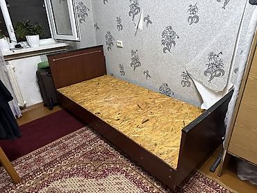 односпалка кровать: Односпальная кровать, Б/у, Каркас без матраса, длина - 200 см — 1