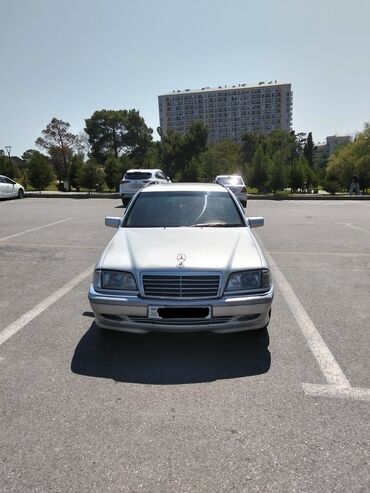Mercedes-Benz: Mercedes-Benz 220: 2.2 l | 1999 il Universal lalafo.az -da Mercedes-Benz: Mercedes-Benz 220: 2.2 l | 1999 il Universal
