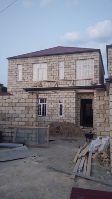 Plitə işləri: Xidmət: Kafel-metlax və daş döşəmə işləri Təsvir: - Həyətyanı sahə — 10