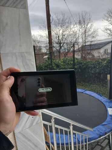 Nintendo Switch: Nintendo Switch konzola bez džojistika. Uz nindento ne ide originalni — 4