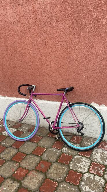 Спорт и хобби: Продаю шоссейный велосипед в хорошем состоянии Размер колес 28 KENDA