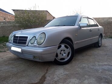 Mercedes-Benz: Mercedes-Benz E 200: 2 л | 1996 г. Седан