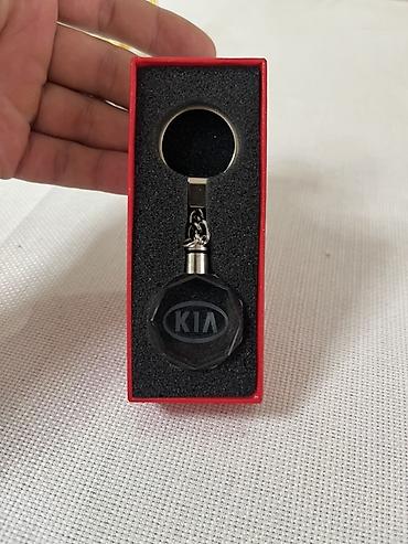 kreditle akumlyator: Kompakt avtomobil tozsoranı + “KIA” loqolu açarlıq seti Məhsul — 2
