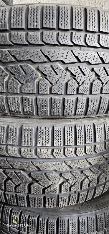 Диски: Шины 275 / 40 / R 20, Зима, Б/у, Комплект, Легковые, Корея, Kumho