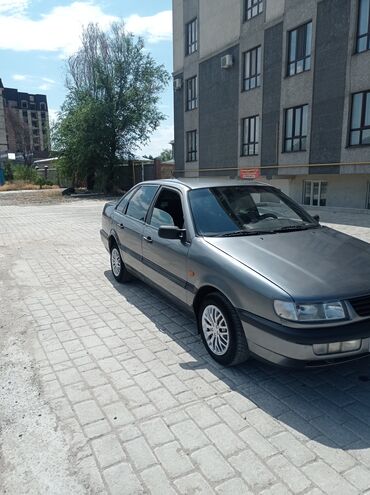 продаю 2106: Volkswagen Passat: 1995 г., 1.8 л, Механика, Бензин, Седан