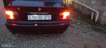 Changan: BMW sedan, qara kuzov, arxa ötürücülü. Xüsusiyyətlər: - Salon