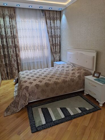 Həyət evləri və villaların satışı: Ev iki mərtəbəlidir və geniş həyəti var. Həyətdə açıq havada oturmaq — 9