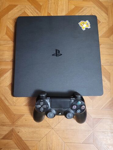 PS4 (Sony PlayStation 4): 1 терабайт,джойстик в комплекте