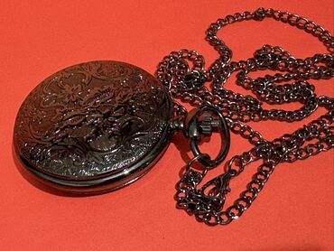 Əntiq saatlar: Klassik cib saatı – qara metal korpus və zəncir - Dizayn: Qapaqlı — 12