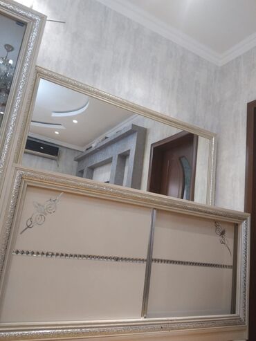 gul lecekleri: Klassik üslubda qonaq otağı üçün mebel dəsti endirim olacaq - Rəng