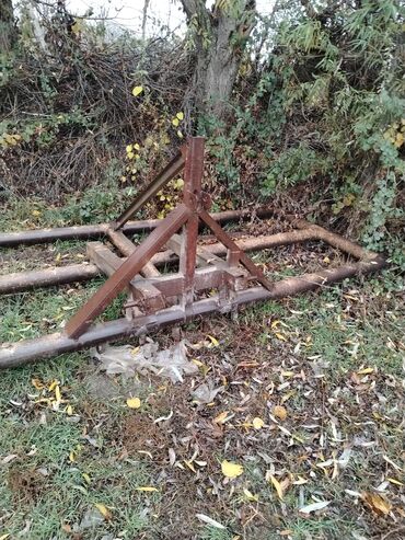 Traktorlar: T 28 butun aqreqatlari ile satilir. Tek tekde satilir Mala Lapet — 20