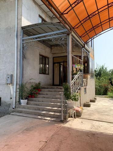 Долгосрочная аренда домов: 276 м², 9 комнат, Балкон застеклен, Подвал, погреб, Забор, огорожен — 6