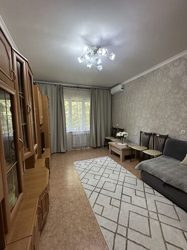 квартира берилет 5мкр: 2 бөлмө, 50 кв. м, 105-серия, 2 кабат, Евроремонт