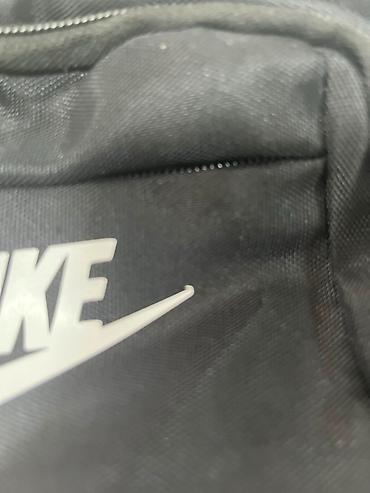 versace chain: Nike crna torbica nekoriscena, znak malo odlepljen na kraju ali pored — 3