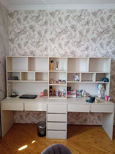 Sifarişlə ev mebeli: Düz masa, Stulsuz, Polkalı, Siyirməli, Sadə laminat — 8