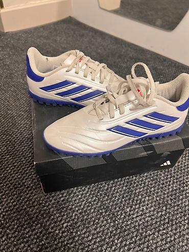 бутсы 36: Продаю бутсы ADIDAS COPA PURE Размер 36 играл в них 2-3 раза продаю — 3