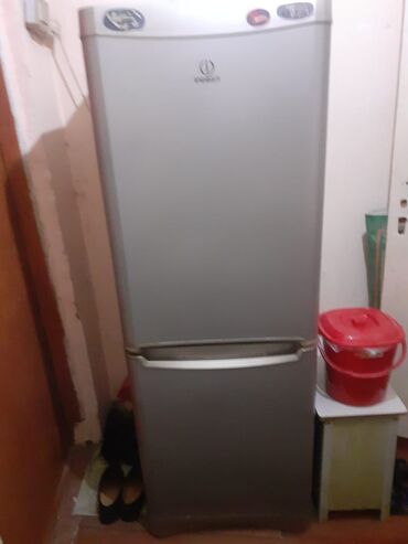 Soyuducular: 2 qapılı Indesit Soyuducu Satılır, rəng - Boz