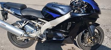 диск 4х100: Kawasaki Ninja, спортивный мотоцикл в фирменной черно-синей окраске — 3