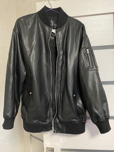 секонд хенд кожаные куртки: Кожаная куртка, M (EU 38), L (EU 40)