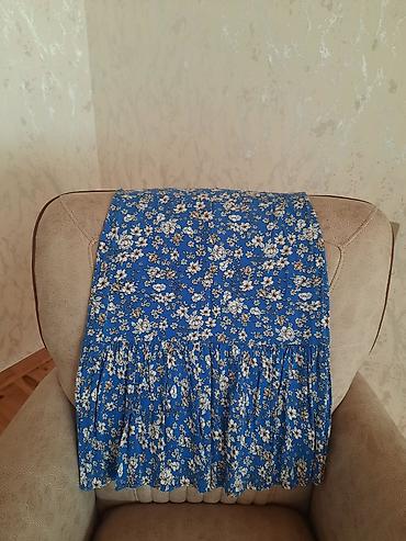 Futbolka və maykalar: Məhsul: 2 ədəd qadın bluz/don üstü 1) Kobalt mavi, güllü naxışlı — 2