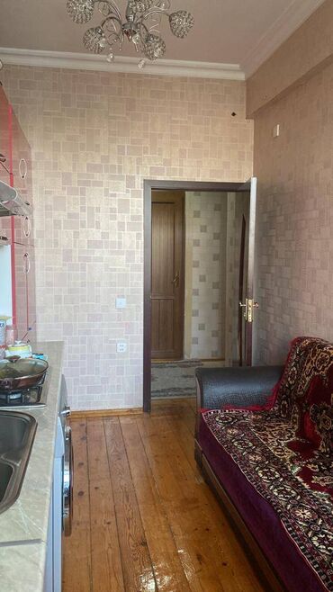 Uzunmüddətli kirayə mənzillər: Neftçilər metrosu yaxınlığı,220 nömrəli məktəb yaxınlığında 2 — 8