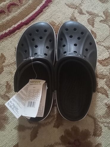 скачать музыку в машину на колонку и на саб: Сабо, 39, Crocs, Новый, цвет - Черный, Самовывоз