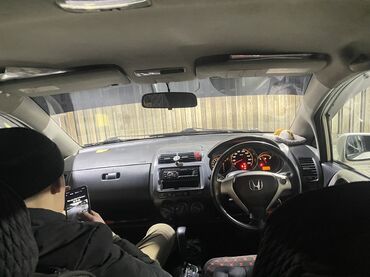 Honda: Honda Fit: 2004 г., 1.3 л, Вариатор, Бензин, Хэтчбэк — 2