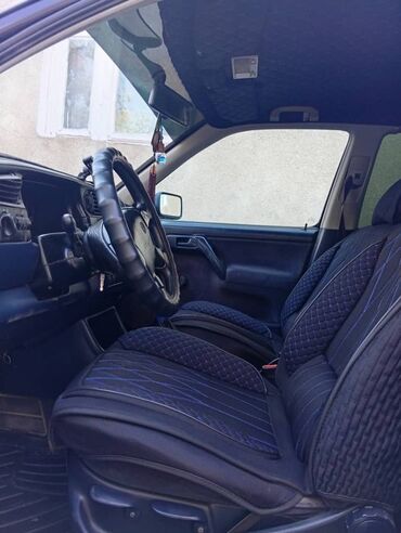 машина саткылык: Volkswagen Jetta: 1993 г., Механика, Седан