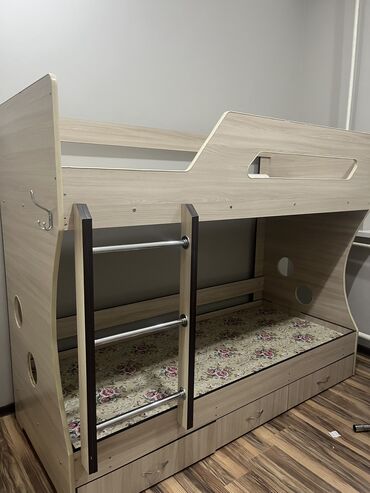 купить кровать с матрасом полуторка: Двух-ярусная детская кровать
Цвет:бежевый