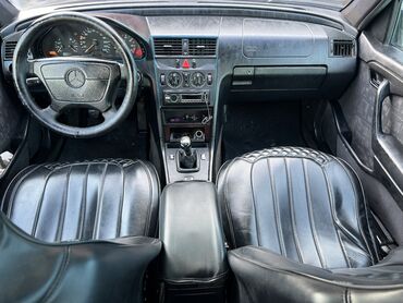 Mercedes-Benz: Mercedes-Benz C-Class: 1.8 l | 1995 il Sedan — 6