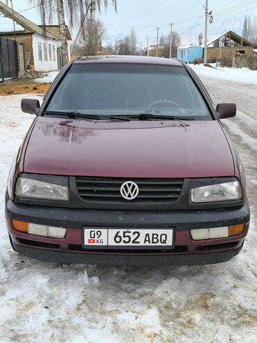 машына венто: Volkswagen Vento: 1992 г., 1.8 л, Механика, Бензин, Седан