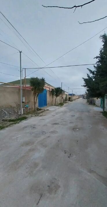 Həyət evləri və villaların satışı: Satılır: həyət evi - Geniş, hasarlı həyət: dəmir darvaza, betonlanmış — 2