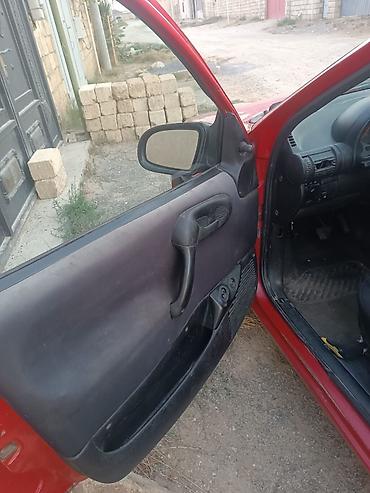 avto aksesuar kredit: Qırmızı rəngli şəhər avtomobili – 5 qapılı hatchback. otur sur — 8