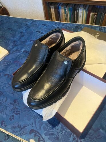 tufliler 2023: Мужские туфли
натуральная кожа-
черный цвет