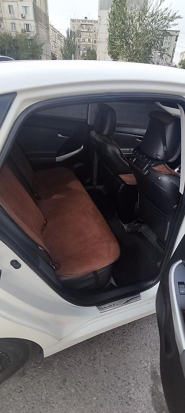 prius 2011: Toyota Prius: 2012 г., 1.8 л, Вариатор, Гибрид, Хэтчбэк — 9