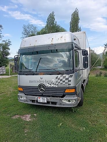 енкар авто: Mercedes-Benz — кабина грузовика с высокой крышей и спальным местом — 6
