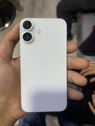 Apple iPhone: IPhone 16, Белый, Face ID