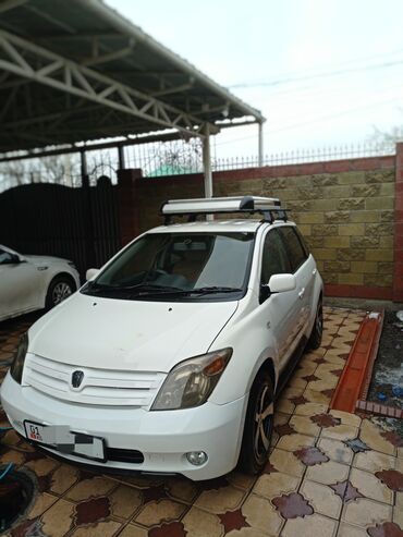 продаю ист: Toyota ist: 2003 г., 1.3 л, Автомат, Бензин, Хэтчбэк