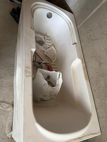 hamam ucun perde: Akril vannna – ön paneli və inteqrə ayaq hissəsi ilə - Material — 2