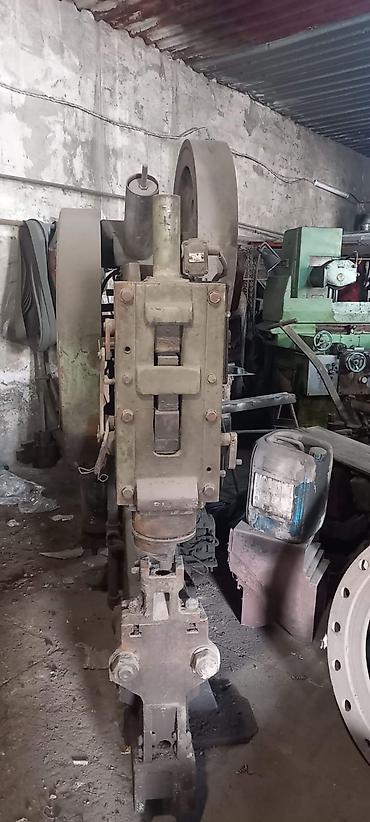Pres aparatları: Sənaye mexaniki press (ekssentrik/krank tipli), ağır metallarla — 1