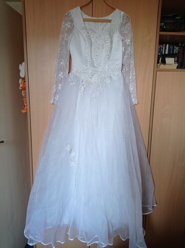 свадебный салон диадема: Свадебное платье, классика, покупалось новое в салоне, надето один