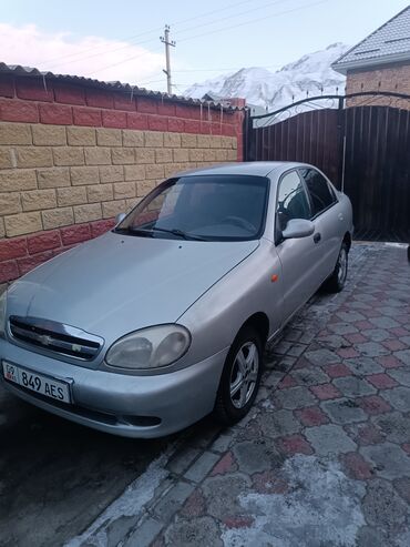 машина семорка: Chevrolet Lanos: 2001 г., 1.5 л, Механика, Бензин, Седан