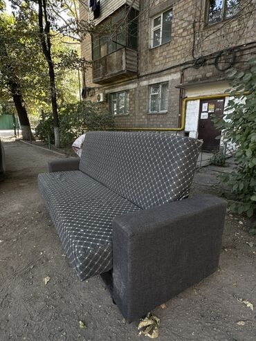 диван на ножках прямой: Бүктөмө диван, Колдонулган, Экилик