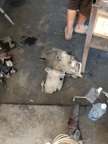 моновпрыск на гольф 3: Өткөргүч куту Механика Volkswagen 1999 г., Колдонулган, Оригинал, Германия