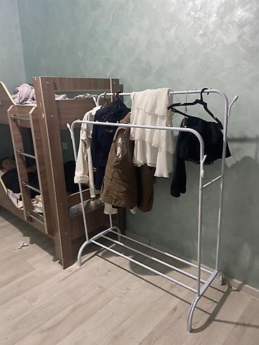 школьные вешалки для одежды: Бир комната под селение 2 адам керек район восток-5 — 3